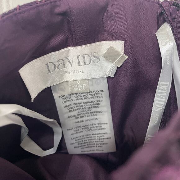 NWT David’s Bridal Plum Short Scalloped Strapless Lace Mesh Mini Dress Size 0 - Picture 6 of 8